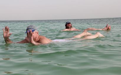 В водах Мертвого моря